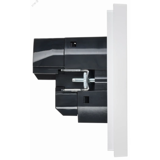 FORTE&PIANO Розетка 1-местная с заземлением с защитными шторками винтовое крепление 16А USB A+A 3,1А FP245 белый IEK