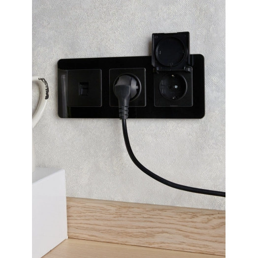 BRITE Рамка 3 поста РУ-3-2-Бр стекло черный RE IEK