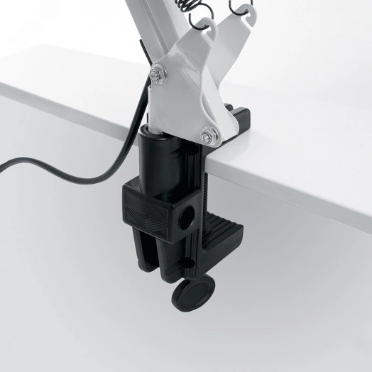 Светильник настольный 60w Е27 на струбцине черный