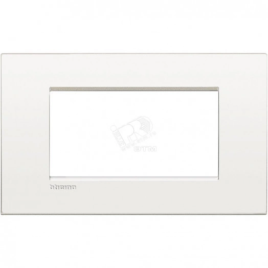 LivingLight Рамка AIR 4 поста Белый