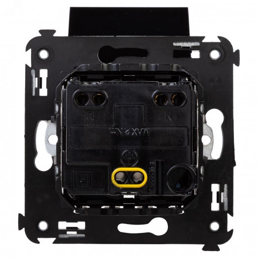 Avanti Розетка с крышкой в стену, 2P+E, ''Черный квадрат''