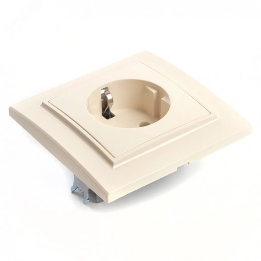 Розетка одноместная с/з,с защитной шторкой,250В, 16А,  серия Эрна, слоновая кость Stekker