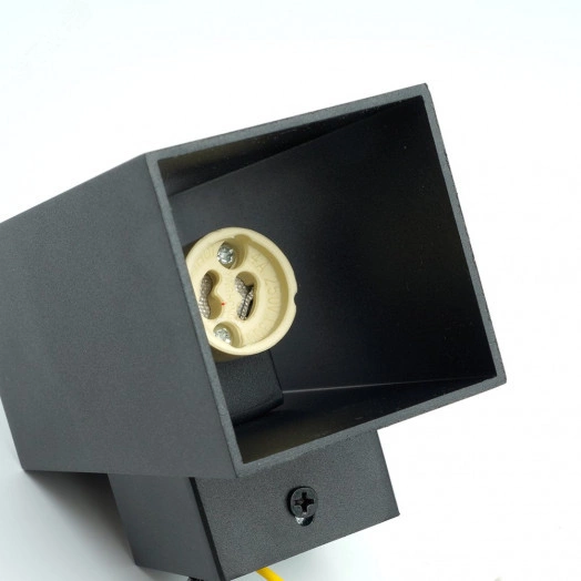 Светильник ДБО 2хGU10 вверх/вниз без ламп черный