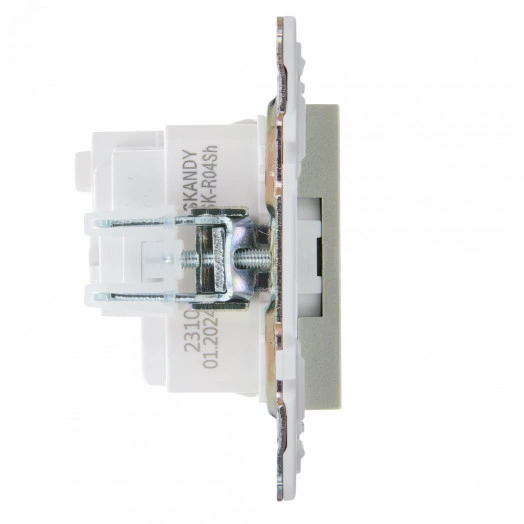 SKANDY Розетка с заземлением с защитными шторками 16А SK-R04Sh шампань IEK