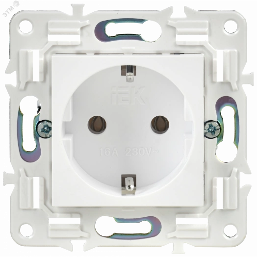 SKANDY Розетка с заземлением с защитными шторками 16А безвинтовое крепление SK-R06W арктический белый IEK