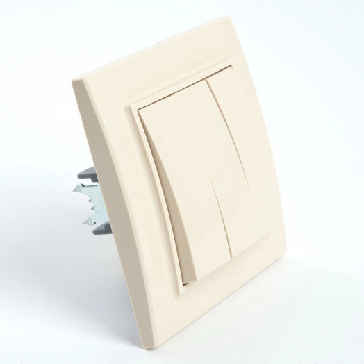 Выключатель трехклавишный, 250В, 10А, серия Эрна, слоновая кость Stekker