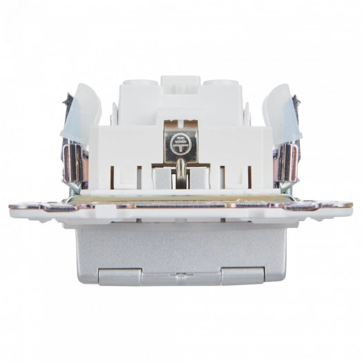 SKANDY Розетка 1-местная с заземлением с защитными шторками и крышкой 16А IP44 SK-R11S серебряный IEK