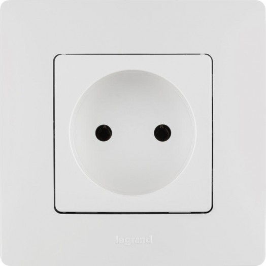 Механизм розетки 1-м СП Etika 16А IP20 250В 2P без заземл. немецк. стандарт винт. клеммы бел. Leg 672220