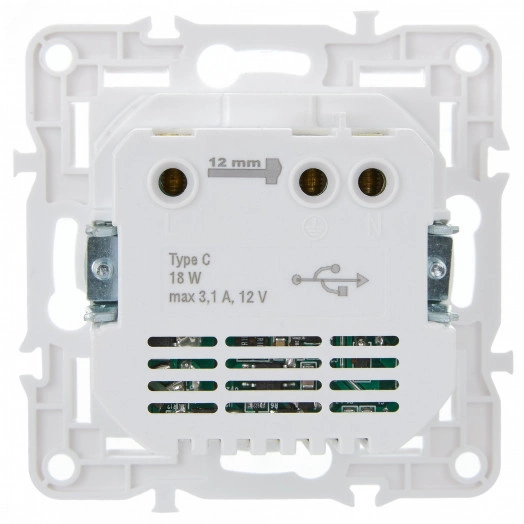 SKANDY Розетка с заземлением с защитными шторками 16А с USB C 18Вт SK-R17W арктический белый IEK