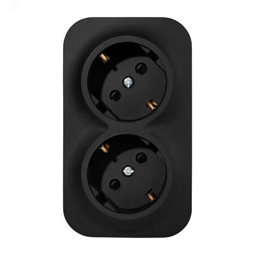 Розеточный блок двойной (розетка двойная) с       заземлением -Legrand Quteo - с предварительным    подключением со шторками IP20 16А 250В винтовые   зажимы накладной монтаж - чёрный матовый