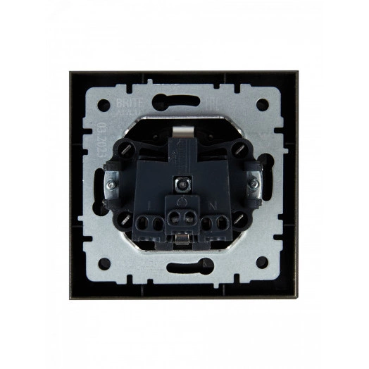 BRITE Розетка 1 пост с заземлением с защитными шторками 16А в сборе РСР14-1-0-БрШ шампань IEK