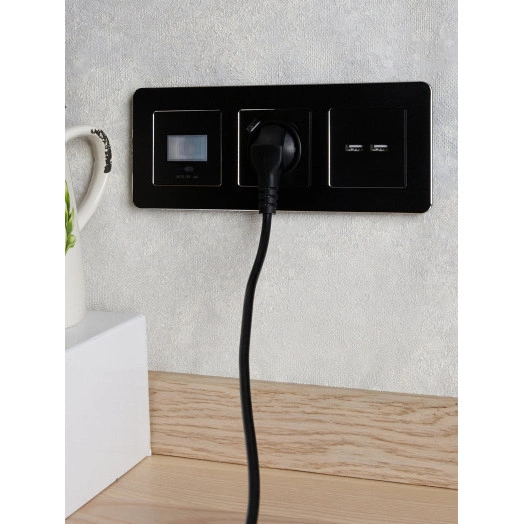 BRITE Рамка 3 поста РУ-3-1-Бр металл черный RE IEK