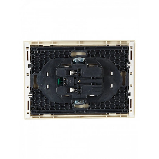 FORTE&PIANO Розетка 2-местная с заземлением без защитных шторок безвинтовое крепление 16А FP424 ваниль IEK