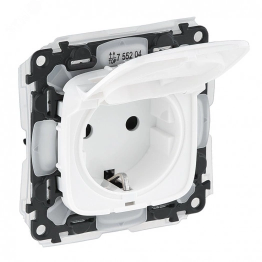 Valena ALLURE Розетка силовая 2К+З со шторками с крышкой белая IP44