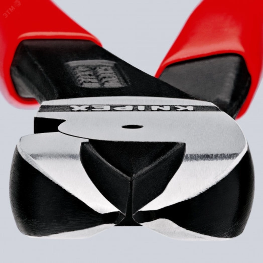 Бокорезы режущие кромки расположены по центру резка - мягкая проволока 5мм проволока средней твердости 5мм твердая проволока 38мм рояльная струна (HRC 59) 35мм L=250мм обливные рукоятки блистер цвет черный