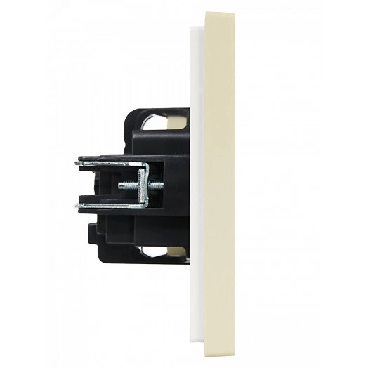 FORTE&PIANO Розетка 1-местная с заземлением без защитных шторок винтовое крепление 16А FP416 ваниль IEK