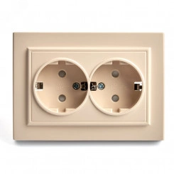 Розетка двухместная с/з,с защитной шторкой,250В, 16А, серия Эрна, слоновая кость Stekker Розетка двухместная с/з,с защитной шторкой,250В, 16А, серия Эрна, слоновая кость Stekker