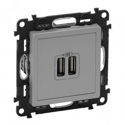 Valena LIFE Зарядное устройство с двумя USB-разьемами 240В/5В 1500мА С лицевой панелью Алюминий Valena LIFE Зарядное устройство с двумя USB-разьемами 240В/5В 1500мА С лицевой панелью Алюминий