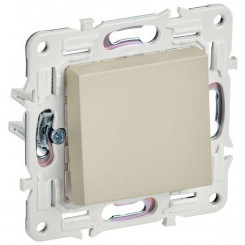 Выключатель 1-кл. SKANDY 10А SK-V01B беж. IEK SK-V10-0-10-K10 Выключатель 1-кл. SKANDY 10А SK-V01B беж. IEK SK-V10-0-10-K10