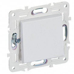 Выключатель перекрестный 1-кл. SKANDY 10А SK-V03W арктич. бел. IEK SK-V13-0-10-K01 Выключатель перекрестный 1-кл. SKANDY 10А SK-V03W арктич. бел. IEK SK-V13-0-10-K01