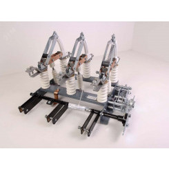 Выключатель нагрузки ВНА(Л)-10/630-20з УХЛ2 полиамид в комплекте с приводами и вилками 