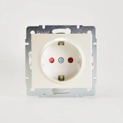 Розетка RAIN с защитой от детей керамика жемчужно-белый перламутр механизм Розетка RAIN с защитой от детей керамика жемчужно-белый перламутр механизм