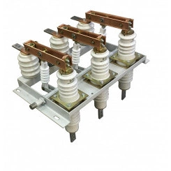 Разъединитель РВФ-10/1000-II в комплекте с приводами и вилками Разъединитель РВФ-10/1000-II в комплекте с приводами и вилками