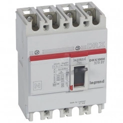 Выключатель автоматический в литом корпусе фиксированный 75А четырехполюсный, 20кА Выключатель автоматический в литом корпусе фиксированный 75А четырехполюсный, 20кА