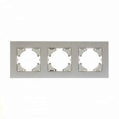 UGRA рамка 3-местная, алюминий, серебро. UGRA рамка 3-местная, алюминий, серебро.
