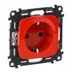 Valena ALLURE Розетка силовая 2К+З 16А 250В со шторками безвинтовые зажимы с лицевой панелью Красная