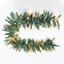 Еловый домашний шлейф с ягодами и гирляндой NEON-NIGHT 1.8 м, 30 LED, 31 В, литой, теплое белое свечение