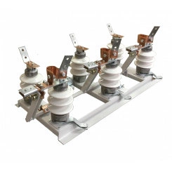 Разъединитель РЛНД-1-10-/400 УХЛ1 с приводом ПРНЗ-10 Разъединитель РЛНД-1-10-/400 УХЛ1 с приводом ПРНЗ-10