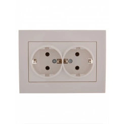 Розетка RAIN двойная с/з керамика белая Розетка RAIN двойная с/з керамика белая