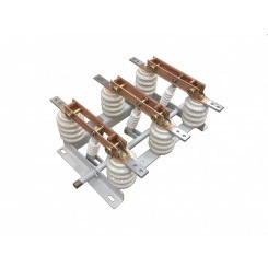 Разъединитель РВ-0,25-П-10/630 в комплекте с приводом и вилками Разъединитель РВ-0,25-П-10/630 в комплекте с приводом и вилками