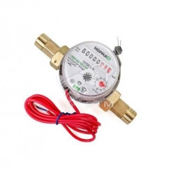 Водосчетчик универсальный с импульсным выходом 1/2' со сгонами межповерочный интервал 6 лет 80 мм