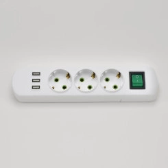 LETITIA Колодка с/з 3 входа с выключателем c USB разъёмом LETITIA Колодка с/з 3 входа с выключателем c USB разъёмом