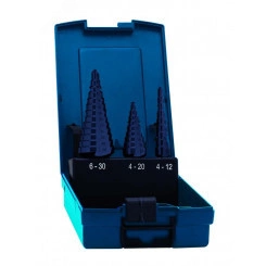 Набор сверл ступенчатых, 3 пр., HSS-E TiAlN, Gr.1/2/3, d 4-12, 4-20, 6-30 мм, прямая канавка, трехплоскостной хвостовик, CBN шлифовка Набор сверл ступенчатых, 3 пр., HSS-E TiAlN, Gr.1/2/3, d 4-12, 4-20, 6-30 мм, прямая канавка, трехплоскостной хвостовик, CBN шлифовка