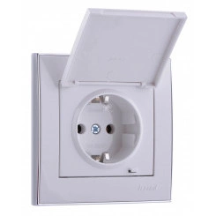 RAIN Розетка с заземлением с крышкой керамика белая с боковой вставкой хром RAIN Розетка с заземлением с крышкой керамика белая с боковой вставкой хром