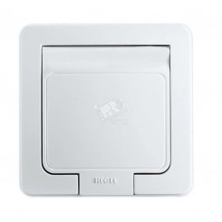 Розетка скрытая с заземлением со шторками IP44 белая Розетка скрытая с заземлением со шторками IP44 белая