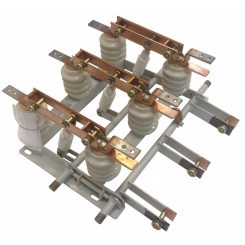 Разъединитель РВЗ-Пр-10/630-II в комплекте с приводами и вилками (64857) Разъединитель РВЗ-Пр-10/630-II в комплекте с приводами и вилками (64857)