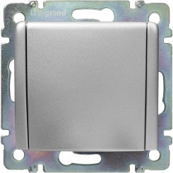 VALENA Розетка с заземлением без шторок с крышкой алюминий VALENA Розетка с заземлением без шторок с крышкой алюминий