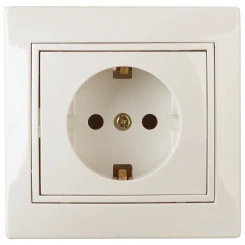 Розетка Intro Plano 1-206-02 с заземлением 2P+E Schuko со шторками, 16А-250В, IP20, СУ, слоновая кость