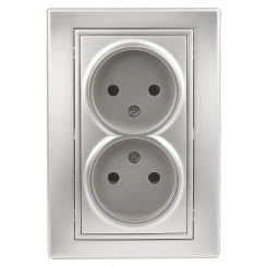 Розетка Intro Plano 1-204-03 без заземления двойная 2х2P, 16А-250В, IP20, СУ, алюминий Розетка Intro Plano 1-204-03 без заземления двойная 2х2P, 16А-250В, IP20, СУ, алюминий