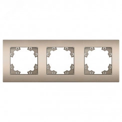 Рамка трехместная горизонтальная Афина шампань (еврослот) Рамка трехместная горизонтальная Афина шампань (еврослот)