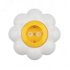 Розетка одноместная KRANZ HAPPY Ромашка скрытой установки, заземл и шторками, желтая/белая