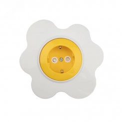 Розетка одноместная KRANZ HAPPY Яичница скрытой установки, заземл и шторками, желтая/белая Розетка одноместная KRANZ HAPPY Яичница скрытой установки, заземл и шторками, желтая/белая