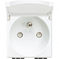 Розетка 2П с заземлением 10А/16А 250В с крышкой Розетка 2П с заземлением 10А/16А 250В с крышкой