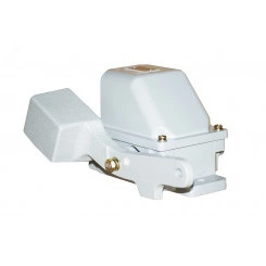 Выключатель концевой КУ-703 (Рычаг с проивовесом, без груза, IP44, аналог ПП-743) Выключатель концевой КУ-703 (Рычаг с проивовесом, без груза, IP44, аналог ПП-743)