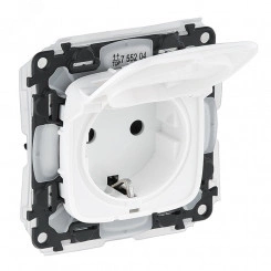 Valena ALLURE Розетка силовая 2К+З со шторками с крышкой белая IP44 Valena ALLURE Розетка силовая 2К+З со шторками с крышкой белая IP44