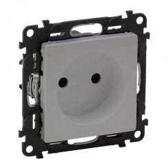 Valena LIFE Розетка силовая 2К 16А 250В c лицевой панелью алюминий со шторками безвинтовые зажимы Valena LIFE Розетка силовая 2К 16А 250В c лицевой панелью алюминий со шторками безвинтовые зажимы